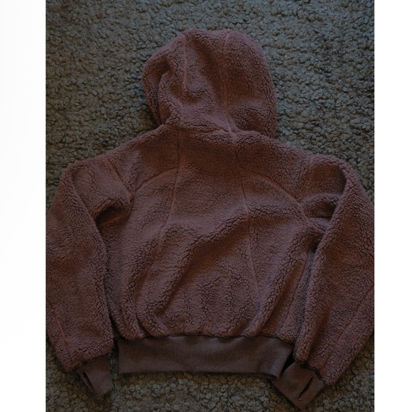 Lululemon Short Sweet and Sherpa Reversible Jacket - Picture 4 of 7